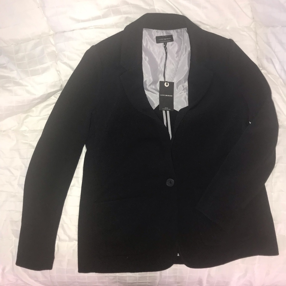 Lucky brand NEW women’s blazer.